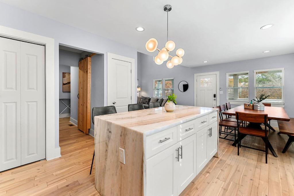 Large Modern Home Centrally Located With Hot Tub Atlanta Esterno foto
